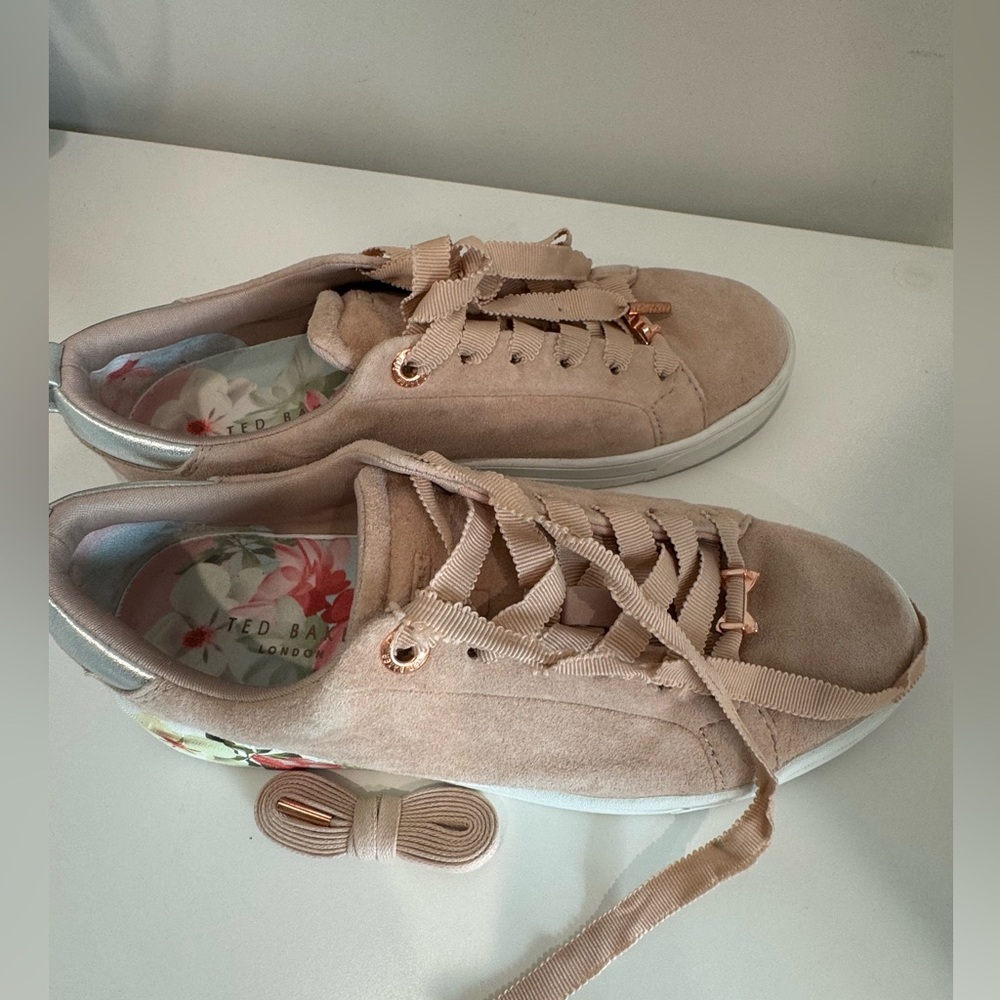 Ted Baker London
Women's Pink Roully Sneaker